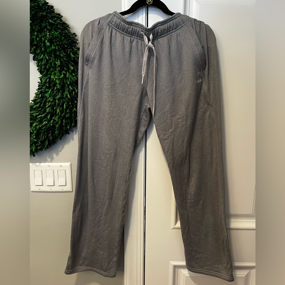 Women’s Climawarm Gray Wideleg Sweatpants EUC